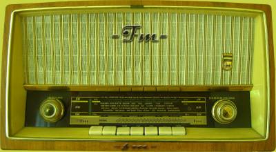 Old-Radio.jpg