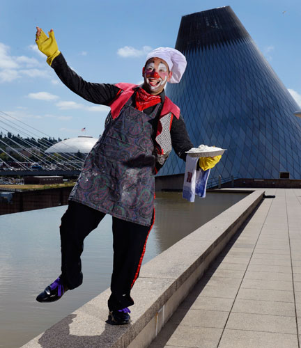 Justin Wright, clown